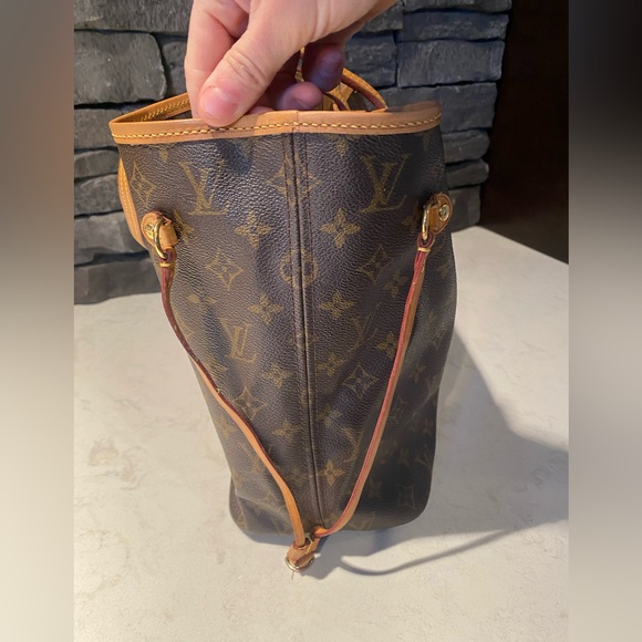 Authentic Louis Vuitton Neverfull MM - Picture 2 of 10